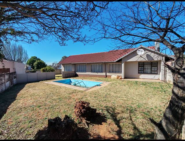 4 BEDROOM HOUSE FOR SALE IN BIRCH ACRES